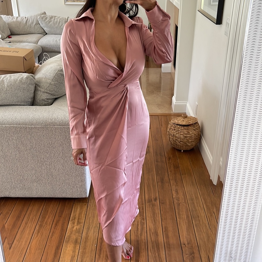 Glamorous studio dress - Picture 1 of 3